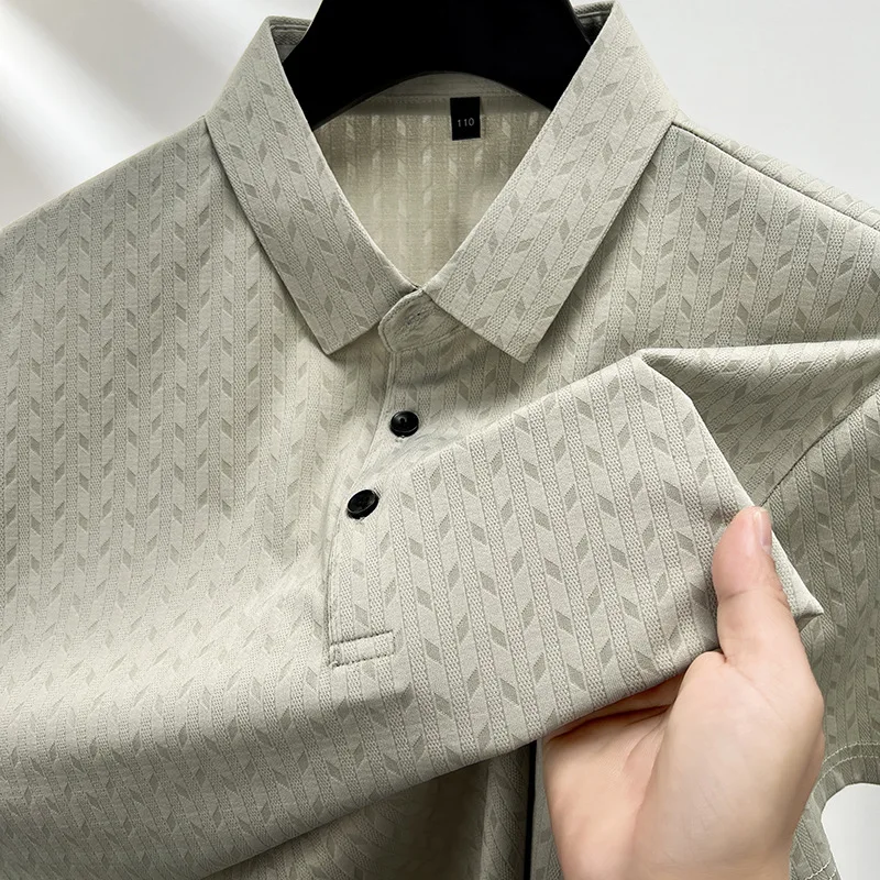 Le Polo — vert sauge, maille texturée