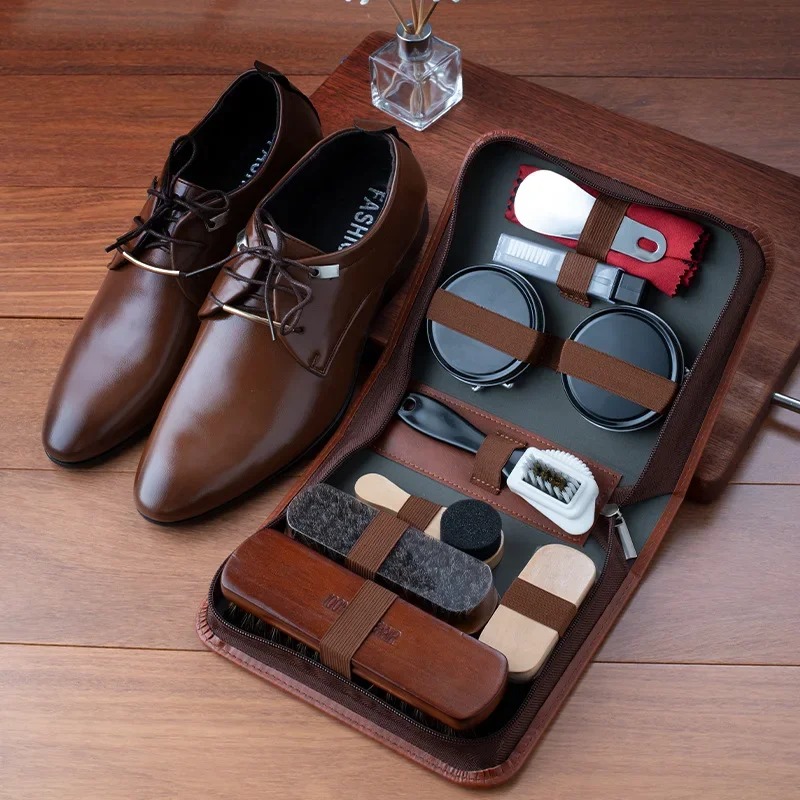 Le Nécessaire d'entretien — cuir & chaussures, pochette zippée