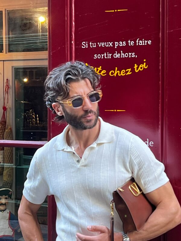 La tenue signature 2 La Tenue Signature n°2 — polo côtelé écru