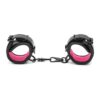 m112-pink-1.jpg L’Argument — Menottes